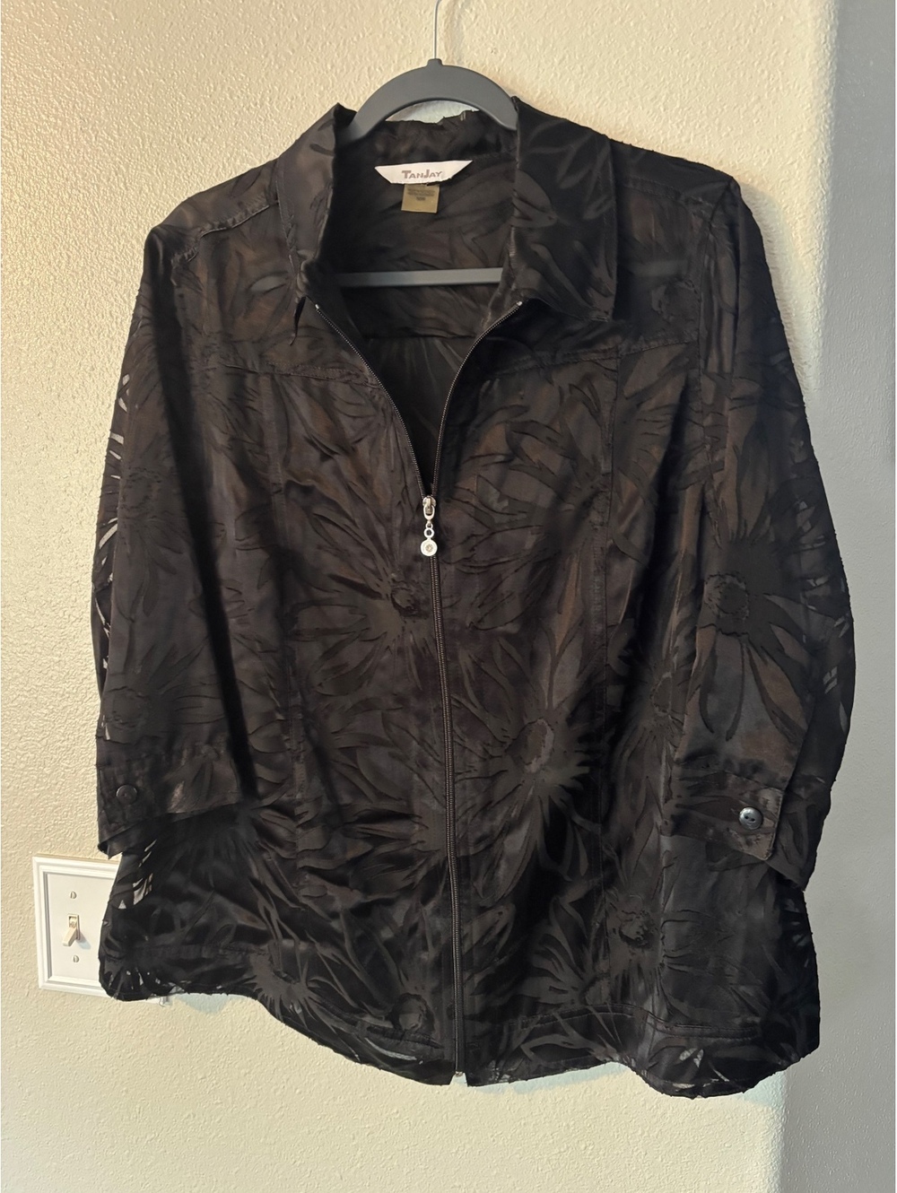 Tanjay 16W Black Floral Burnout Sheer Zip Front Shirt Jacket 3/4 Tab Sleeve Plus